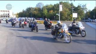 Gest emoţionant făcut de zeci de bikeri, inclusiv poliţişti, pentru copiii sărmani din Valea Plopului