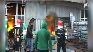 Anchetă în urma incendiului devastator de la un depozit de vopsea, din Vaslui