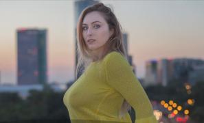 Motivul pentru care zeci de românce au acceptat să pozeze fără sutien, de No Bra Day
