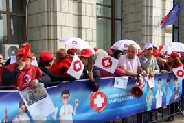 Sindicaliştii ameninţă cu greve şi nu cred că sunt bani la buget pentru a li se mări salariile