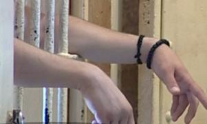 Deţinuţii care au fost cazaţi în condiţii inumane vor fi răsplătiţi, iar unii vor fi liberi mai devreme, începând de astăzi