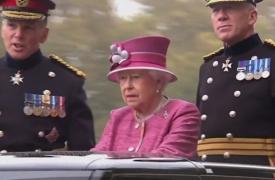 Regina Elizabeta a  Marii Britanii a participat la ceremonia aniversară a trupelor speciale