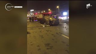 Noroc chior pentru un vitezoman din Capitală! Şoferul a scăpat cu viaţă, după ce s-a răsturnat cu maşina lângă o staţie de tramvai. Acum este căutat de poliţişti (VIDEO)