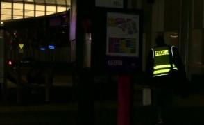 Atac sângeros la mall! O femeie a murit şi alte opt persoane sunt rănite de un tânăr înarmat cu un cuţit  (VIDEO)