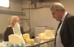 Premierul Mihai Tudose a făcut piaţa la Deva