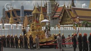 Funeralii fastuoase: thailandezii se pregătesc să-și înmormânteze regele care a murit în urmă cu un an