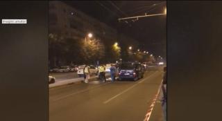 Scenă înfiorătoare în Capitală! O femeie a murit, lovită de o maşină după ce s-a prăbuşit din picioare (VIDEO)