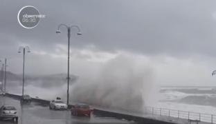 Britanicii aşteaptă o BOMBĂ METEO! Furtuna Brian a lovit Irlandei şi Marii Britanii.