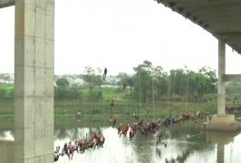 200 de brazilieni, cascadorie periculoasă la mare înălțime