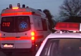 Sfârşit cumplit pentru un copil de doar 10 ani din Vaslui! Micuţul şi-a prins gâtul în geamul de la portiera maşinii