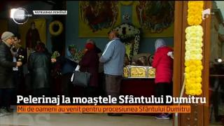 Mii de oameni din toată ţara au venit în pelerinaj pe Dealul Mitropoliei, de Sfântul Dumitru!
