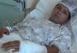 Dansatoare înjunghiată de propriul soţ, în faţa clienţilor! Tânăra de 25 de ani spune că bărbatul s-a înfuriat pentru că nu a vrut să se prostitueze