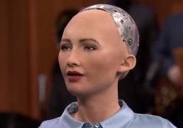 Faceţi cunoştinţă cu Sophia, primul robot din lume cetăţean cu acte în regulă!