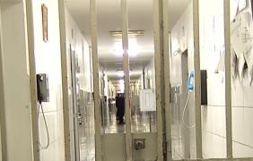 Zeci de criminali şi violatori, liberi. Legea recursului compensatoriu nu a iertat niciun condamnat pentru corupţie