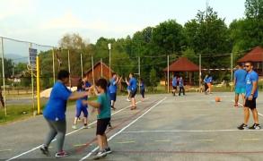 Greu în România: Educaţia alimentară şi sportul pot schimba vieţi