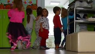 Obezitatea infantilă este în creştere, iar copii sunt hrăniţi haotic, la zeci de grădiniţe!