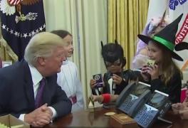 Donald Trump a primit colindători la Casa Albă și a sărbătorit Halloween-ul în avans