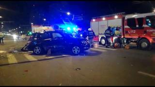 Grav accident cu 3 victime, în Iaşi. Două maşini s-au zdrobit într-o intersecţie