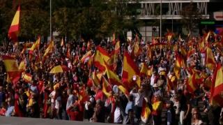 Marş de amploare la Madrid pentru unitatea Spaniei. Liderul Cataloniei însă nu cedează