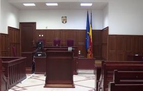 Concubinii au aceleaşi drepturi ca şi soţii, cel puţin în materie penală. Decizia luată de Curtea Constituţională (VIDEO)