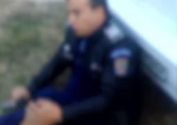 IMAGINI ŞOCANTE! După ce l-au rupt în bătaie, 7 tineri din Olt l-au filmat pe poliţistul care agoniza pe şosea, cu dublă fractură de tibie