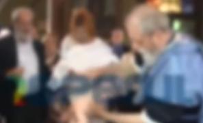 Alte imagini de GROAZĂ cu preotul din Brăila! A fost filmat la un alt botez, brutalizând alt bebeluș. Ar putea ajunge după gratii! (VIDEO)