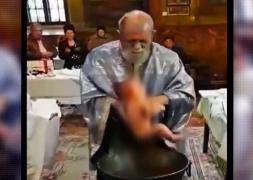 Poliţia a intrat pe fir în cazul preotului din Brăila care a smucit un bebeluş în biserică, înainte de botez