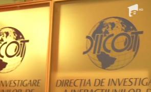 Poliţist acuzat că a ajutat infractori. 'Cârtiţa' din dosarul Clanul Maneliştilor a fost reţinut după ore în şir de audieri