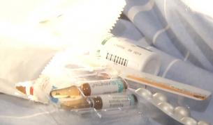 Medicii fac chetă, ca să salveze vieţi, în spitalele din România, unde banii nu ajung pentru medicamente