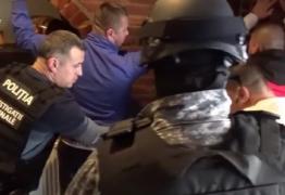 Zeci de oameni din Gorj, ameninţaţi cu moartea. Un tânăr le cerea bani victimelor ca să le lase în viaţă (VIDEO)