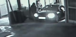 Mașină furată din spălătorie, la Piteşti! Un angajatul a dispărut cu maşina de lux a unui client. Hoţul nu are nici permis