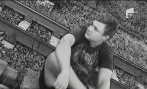 Băiatul de 19 ani care a fost ucis de tren, în Vrancea, a pierit chiar în locul unde își făcuse ultima fotografie