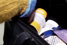 Genţile femeilor sunt pline cu medicamente! 8 din 10 doamne au mereu la ele o pastilă anume