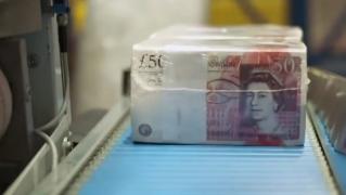 Scandalul Paradise Papers: Regina Marii Britanii deschide lista numelor sonore care și-au ascuns averile