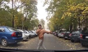 Reacţia ULUITOARE a unui "parcagiu", când a aflat că poate ajunge la închisoare pentru că ia taxă de parcare pe domeniul public