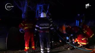 Doi tineri sunt internaţi, în stare de gravă, după ce maşina în care se aflau s-a răsturnat pe şoseaua ce leagă Botoşaniul de Dorohoi