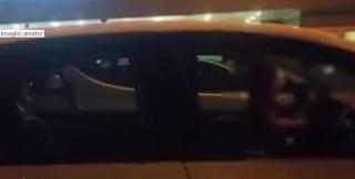 Copii lasaţi în maşină, cu cheile în contact! Reacţia halucinantă a mamei care și-a lăsat fetițele în maşină aproape două ore