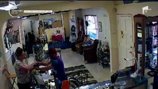 Un român riscă să stea în spatele gratiilor, în Statele Unite, după ce a furat bijuterii de 13 mii de dolari!