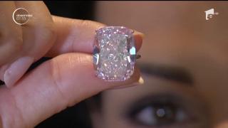 Cel mai mare diamant roz din lume va fi scos la licitaţie în Geneva!