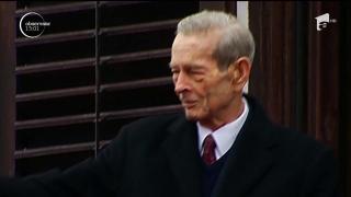 Regele Mihai este din ce în ce mai slăbit. În mijlocul situaţiei extrem de delicate, scandalul cu nepotul Regelui, Prinţul Nicolae, zguduie Casa Regală