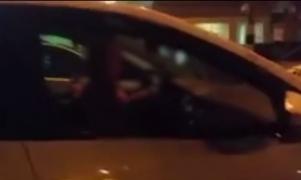 O femeie din Constanţa şi-a lăsat fetiţele singure în maşină, ca să-şi poată face liniştită cumpărăturile! Una dintre micuţe a reuşit să pornească motorul