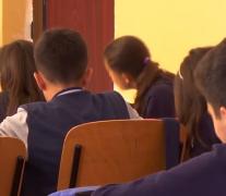 Şcoala din Alexandria, închisă după ce tavanul s-a prăbuşit peste copii în timpul orei de matematică (VIDEO)