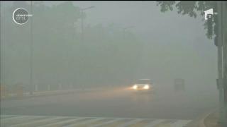 Stare de urgenţă în capitala Indiei. New Delhi a fost acoperit de un strat gros de ceaţă toxică (VIDEO)