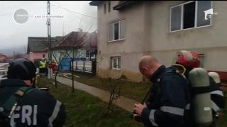O adolescentă de 17 ani a ajuns la spital cu arsuri grave, după ce casa ei a luat foc din senin! (VIDEO)
