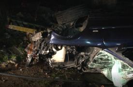 Accident CUMPLIT în această dimineață în Mehedinţi! Doi tineri au murit STRIVIȚI după ce au plonjat cu mașina de la 10 m înălțime. Imagini dramatice