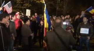 Noi proteste antiguvernamentale în România. În Capitală, manifestanții s-au dus la sediul PSD