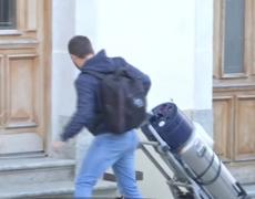 La reşedinţa Regelui Mihai din Elveţia a fost adusă luni aparatură medicală, inclusiv un tub de oxigen