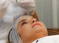 Secretul unei feţe perfecte: cum poate fi reparat şi protejat tenul