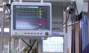 Doctoriță BĂTUTĂ cu bestialitate într-un restaurant din Vaslui, de fiul unei femei care a murit pe patul de spital