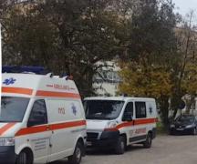 Întamplare ŞOCANTĂ într-un liceu din Alexandria! Un elev a fost BĂGAT ÎN SPITAL de tatăl unui coleg mai mic